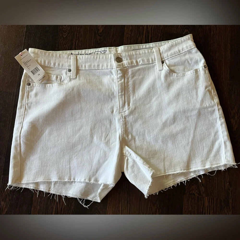 Women's vine yard vine raw edge denim short 14NWT